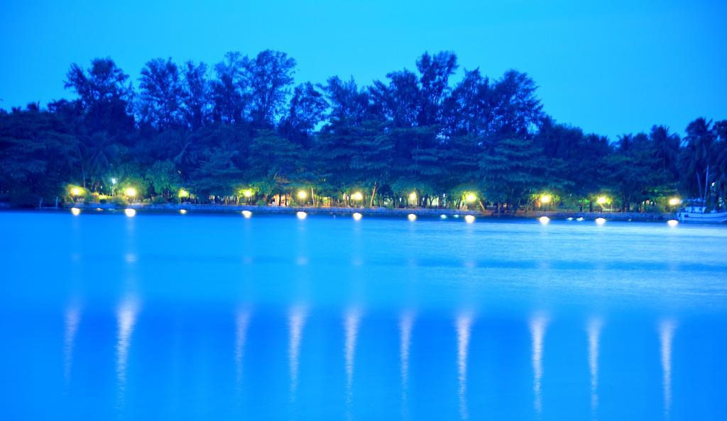 Riviera Resort Batticaloa Exterior photo