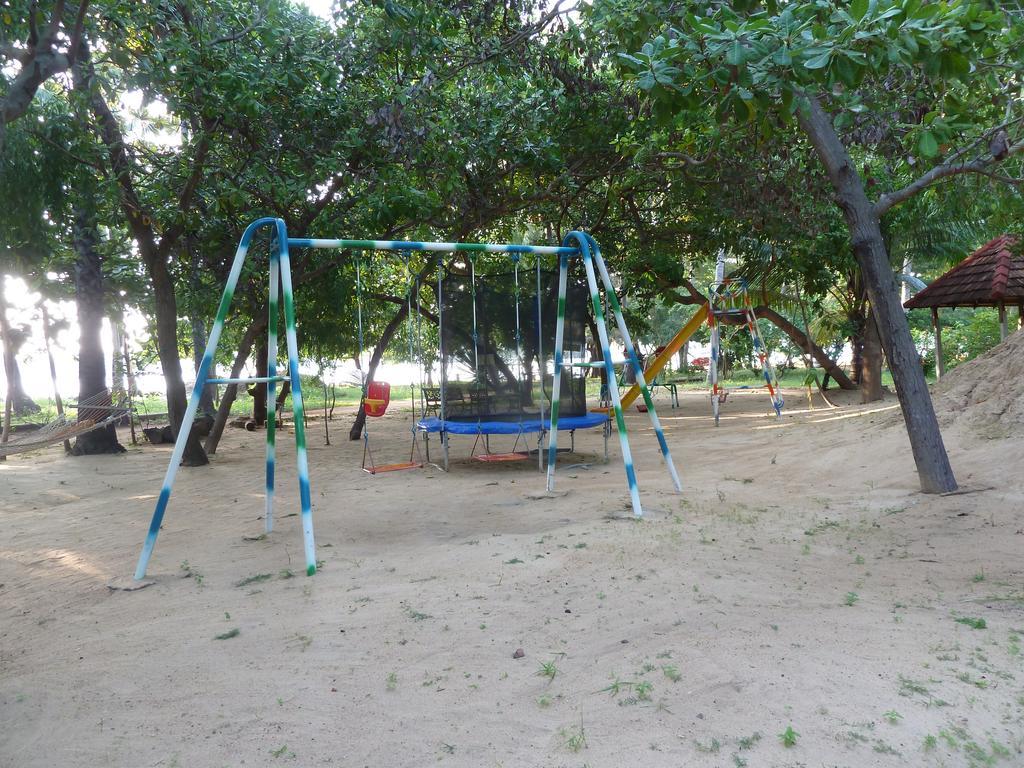 Riviera Resort Batticaloa Exterior photo