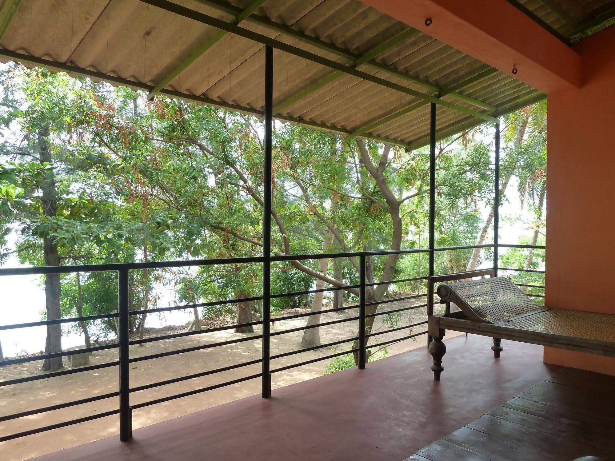 Riviera Resort Batticaloa Exterior photo